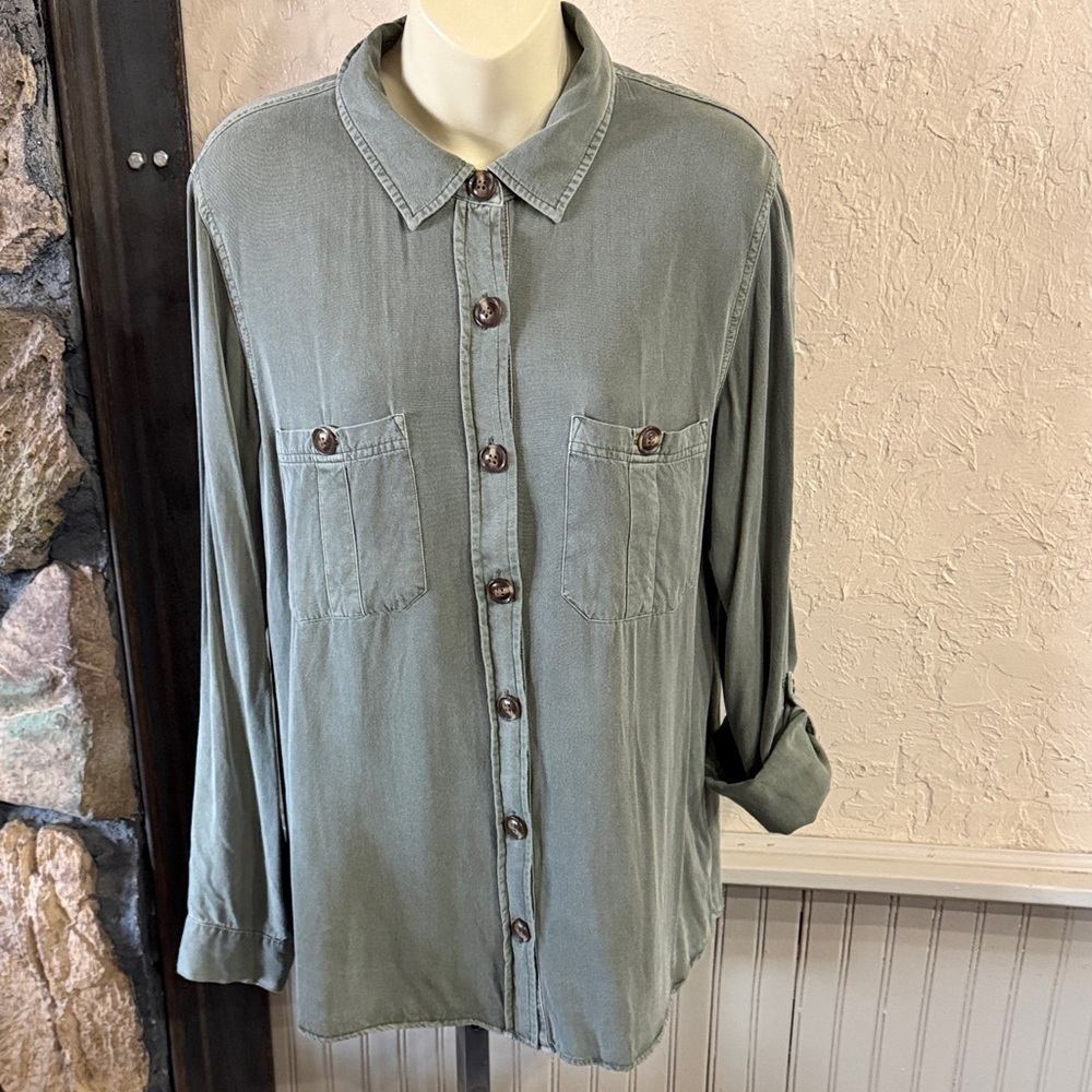 Women’s Green Button-Up Shirt